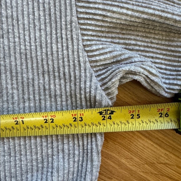 Alo Muse Hoodie ✨ size L - Picture 13 of 13